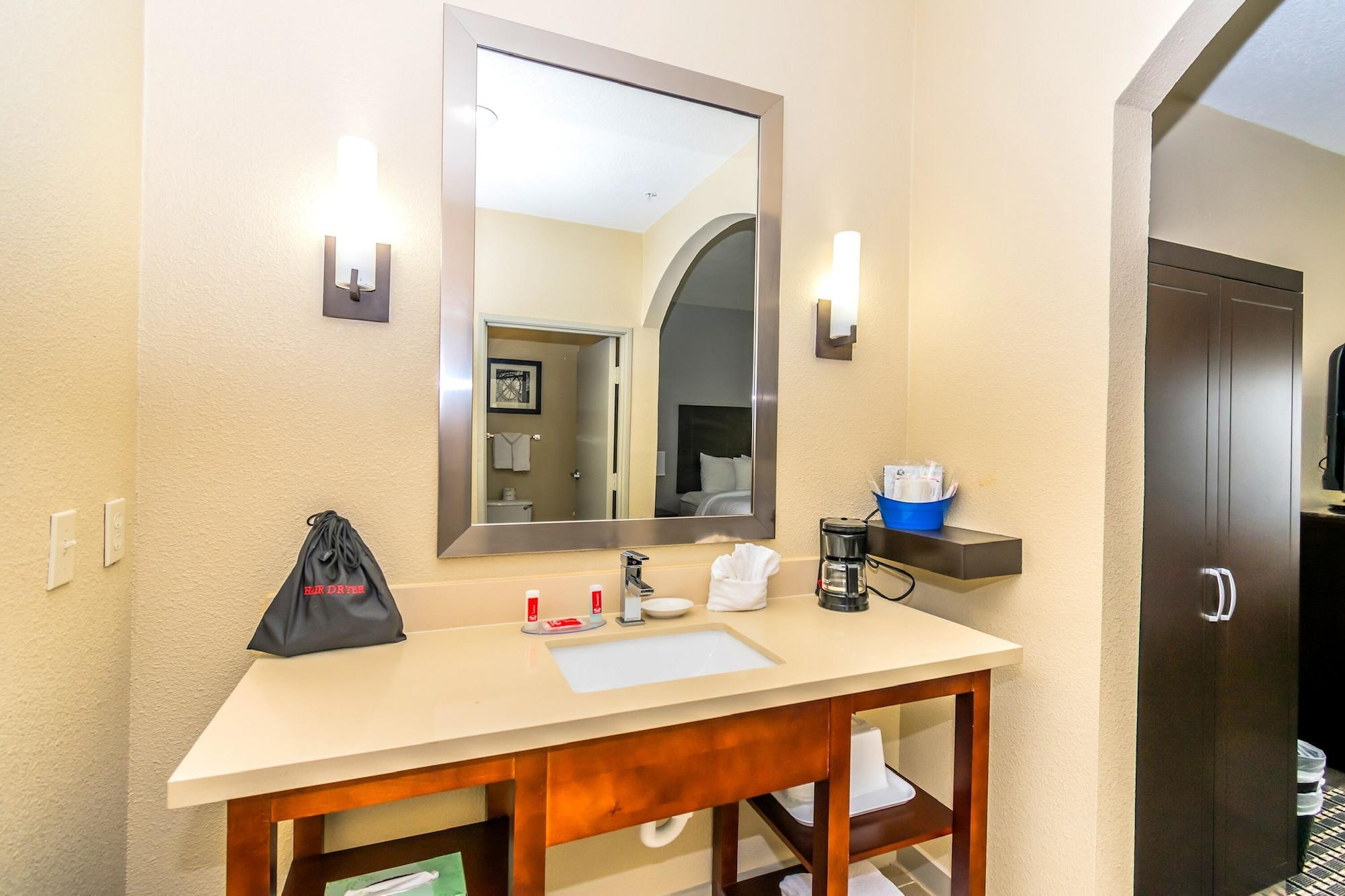 Econo Lodge Inn & Suites East Houston I-10 Exteriör bild
