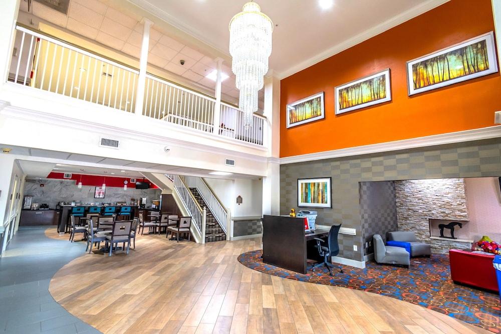 Econo Lodge Inn & Suites East Houston I-10 Exteriör bild