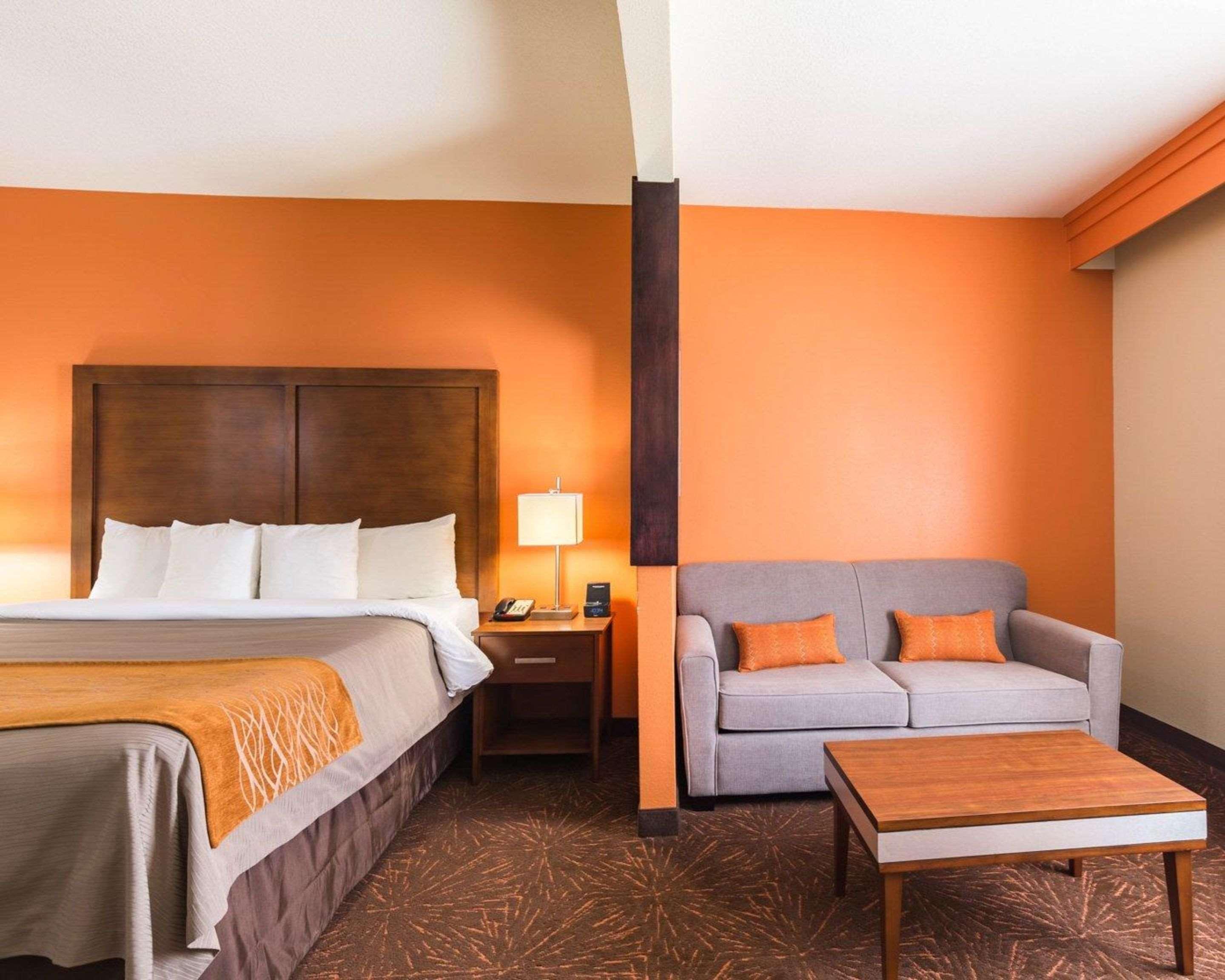 Econo Lodge Inn & Suites East Houston I-10 Exteriör bild