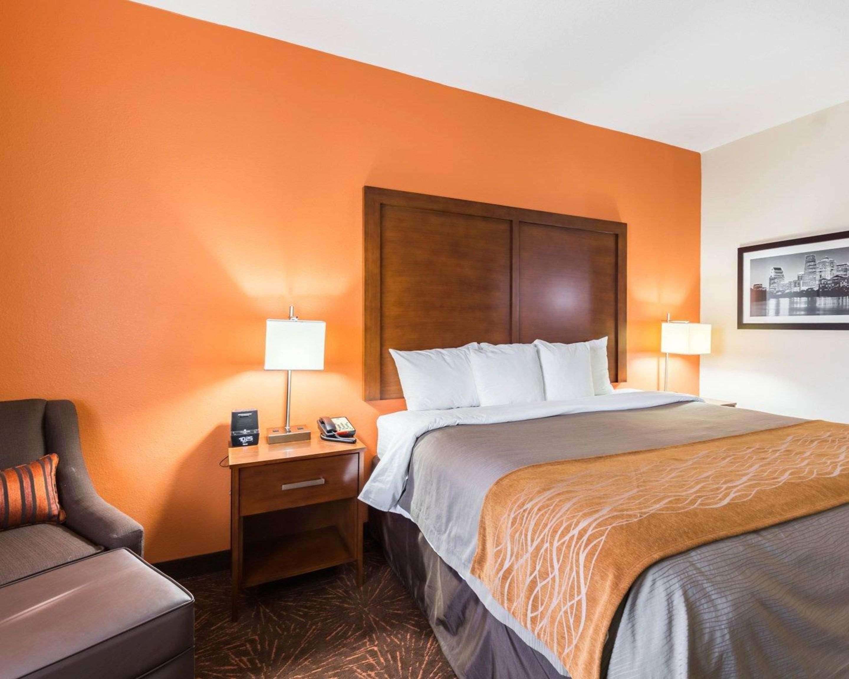 Econo Lodge Inn & Suites East Houston I-10 Exteriör bild