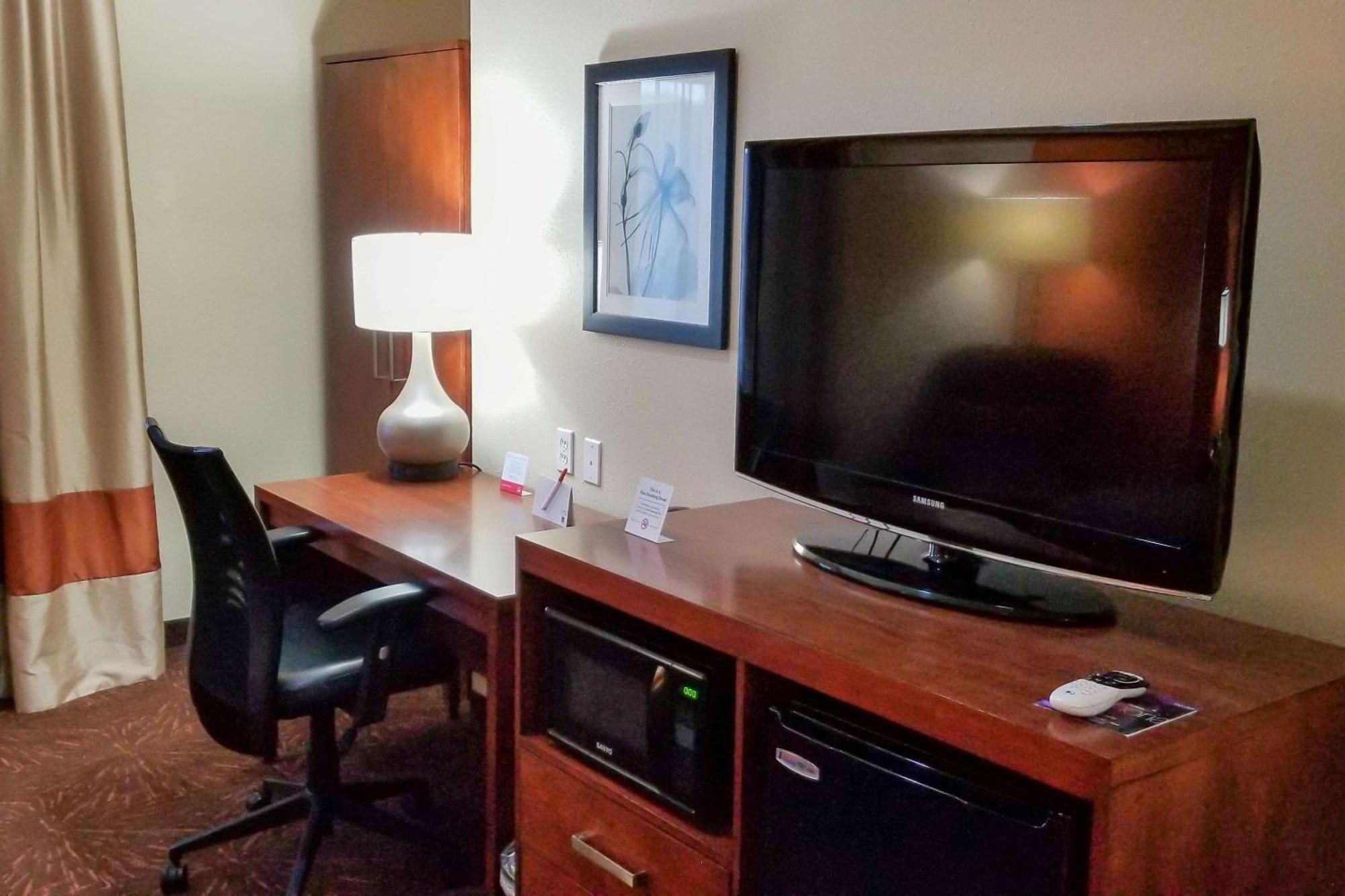 Econo Lodge Inn & Suites East Houston I-10 Exteriör bild